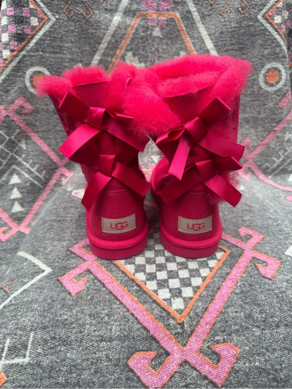 NEW UGG Bailey Bow II Kids Girls Size 4 Hot Pink Suede Sheepskin Boots